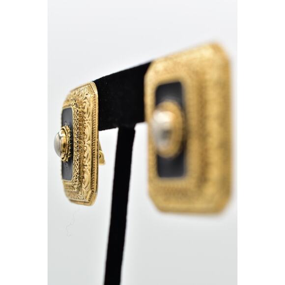 1928 Vintage Clip On Earrings Antiqued Gold Black Enamel Chunky Rectangle BinAZ - Picture 3 of 12